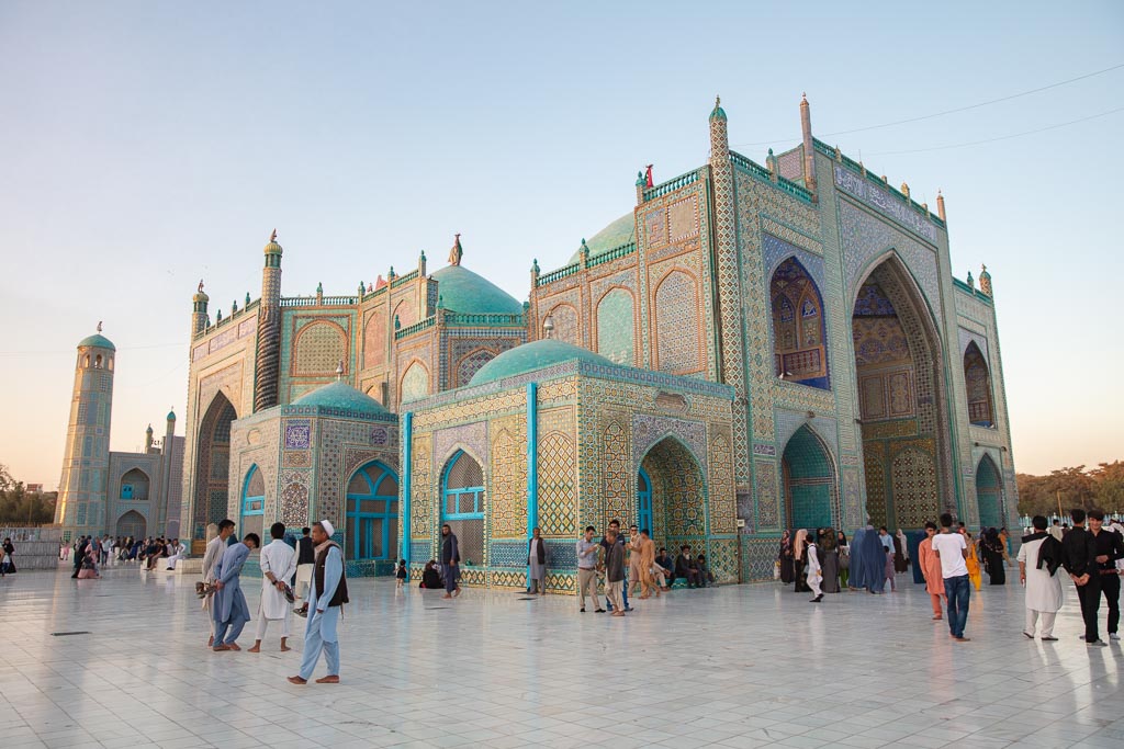 Afghanistan Tour, Afghanistan Travel, Afghanistan travel guide, Afghanistan, Mazar e Sharif, Mazar i Sharif, Balkh, Blue Mosque, Blue Mosque Mazar e Sharif, Blue Mosque Afghanistan, Shrine of Hazrat Ali
